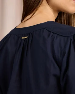 Femme Mise Au Green Blouse à rayures ton sur ton bleu marine