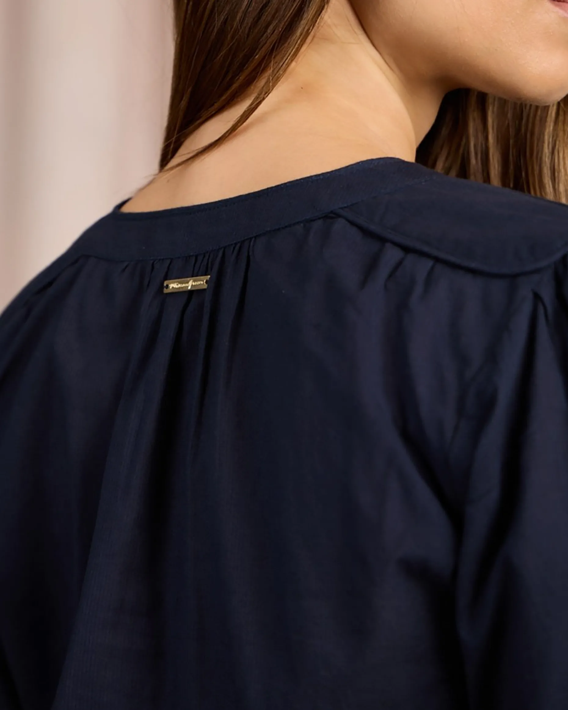 Femme Mise Au Green Blouse à rayures ton sur ton bleu marine