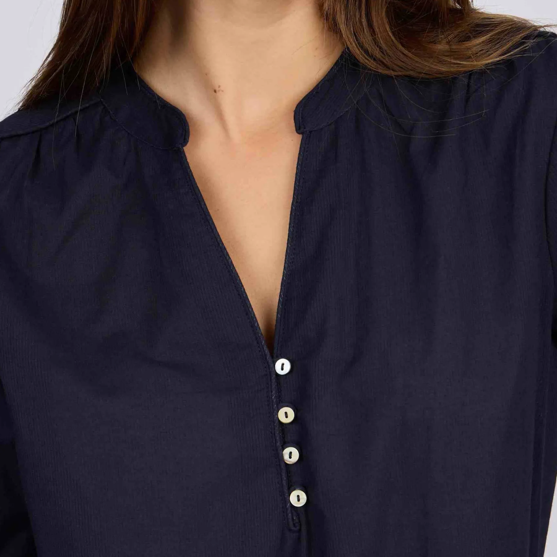 Femme Mise Au Green Blouse à rayures ton sur ton bleu marine