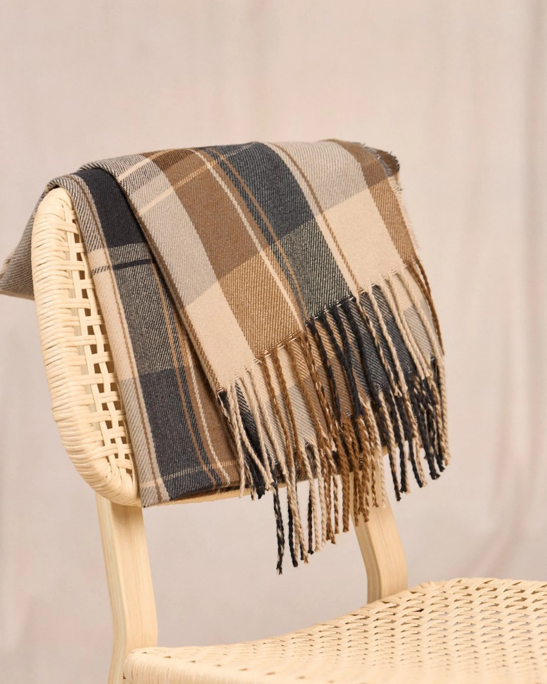 Homme Mise Au Green Écharpe à carreaux carreaux brun