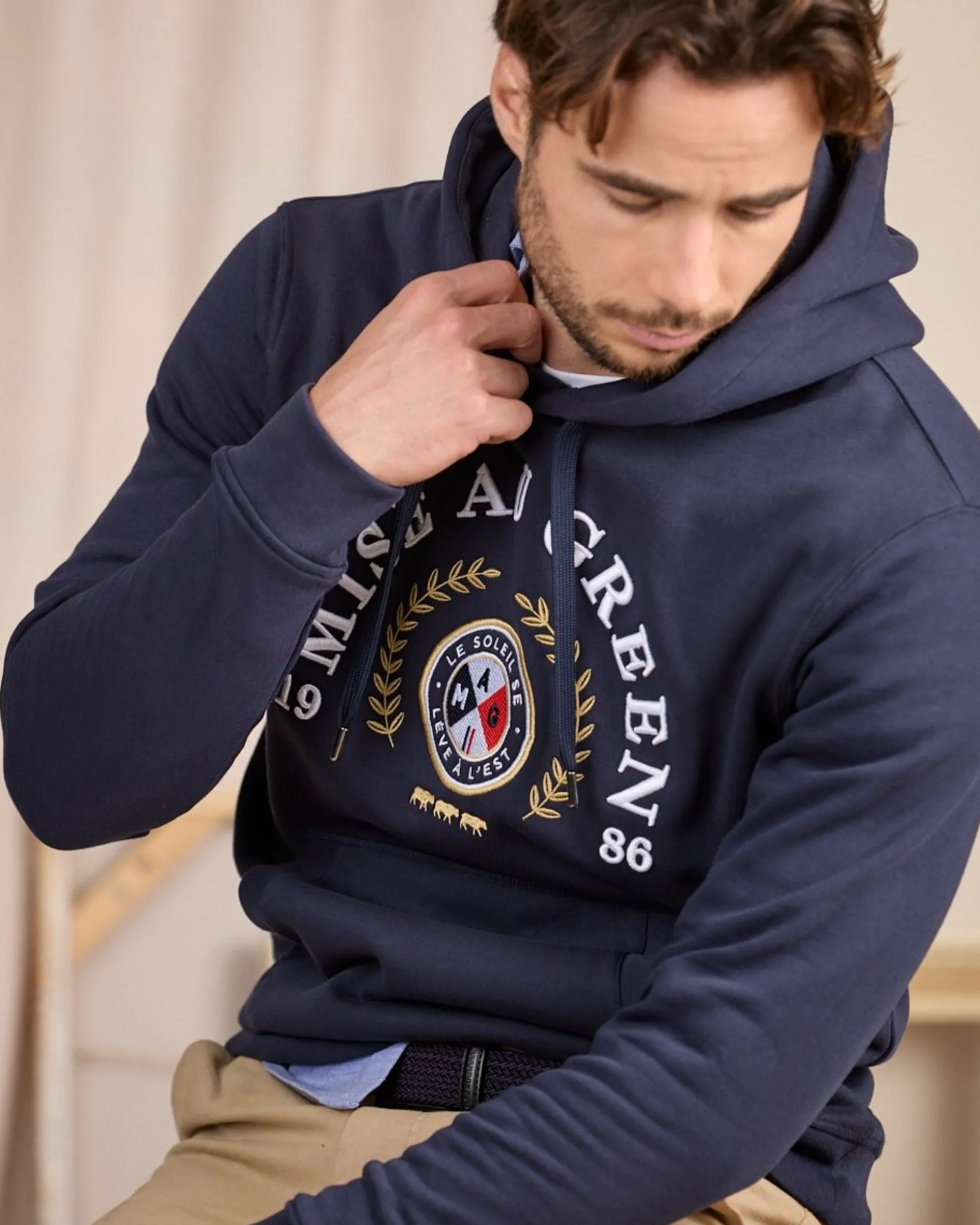 Homme Mise Au Green Hoodie blason bleu marine