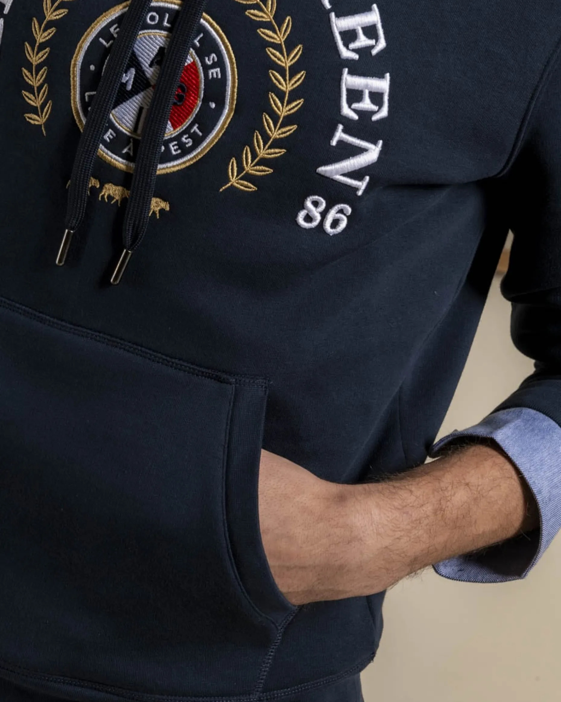 Homme Mise Au Green Hoodie blason bleu marine